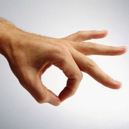 A jelqinget hüvelyk- és mutatóujjal végezzük.